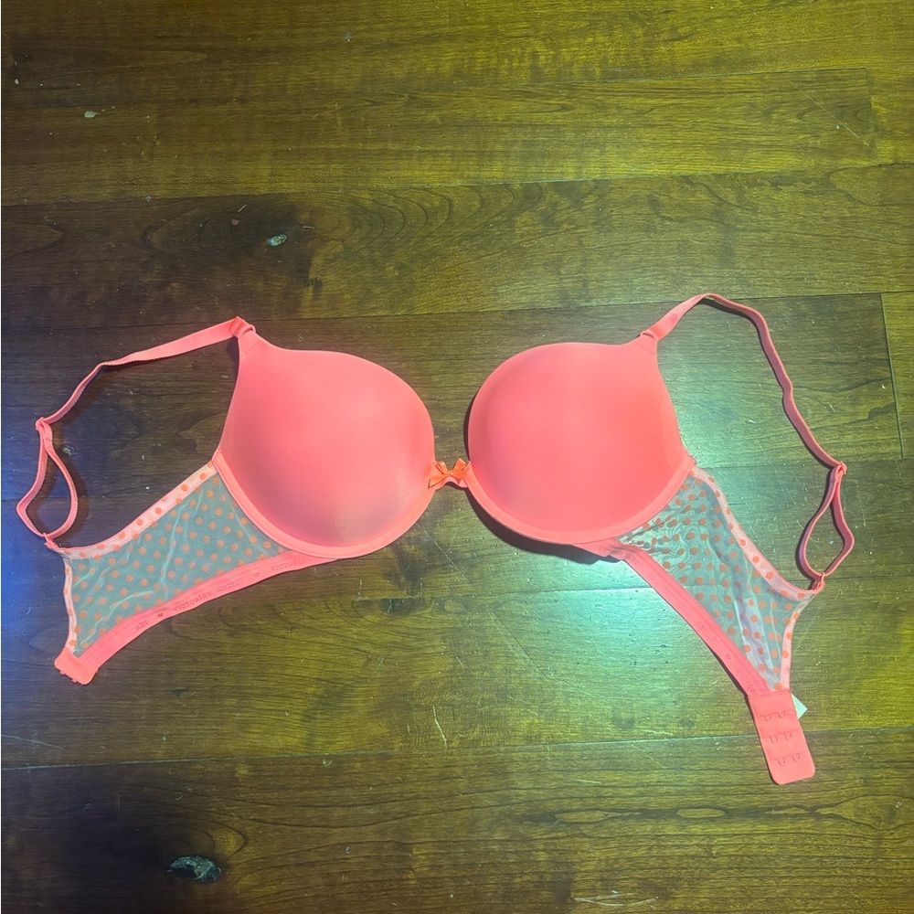 Victoria's Secret Vibrant Coral Lace push-up Bra-Never Worn